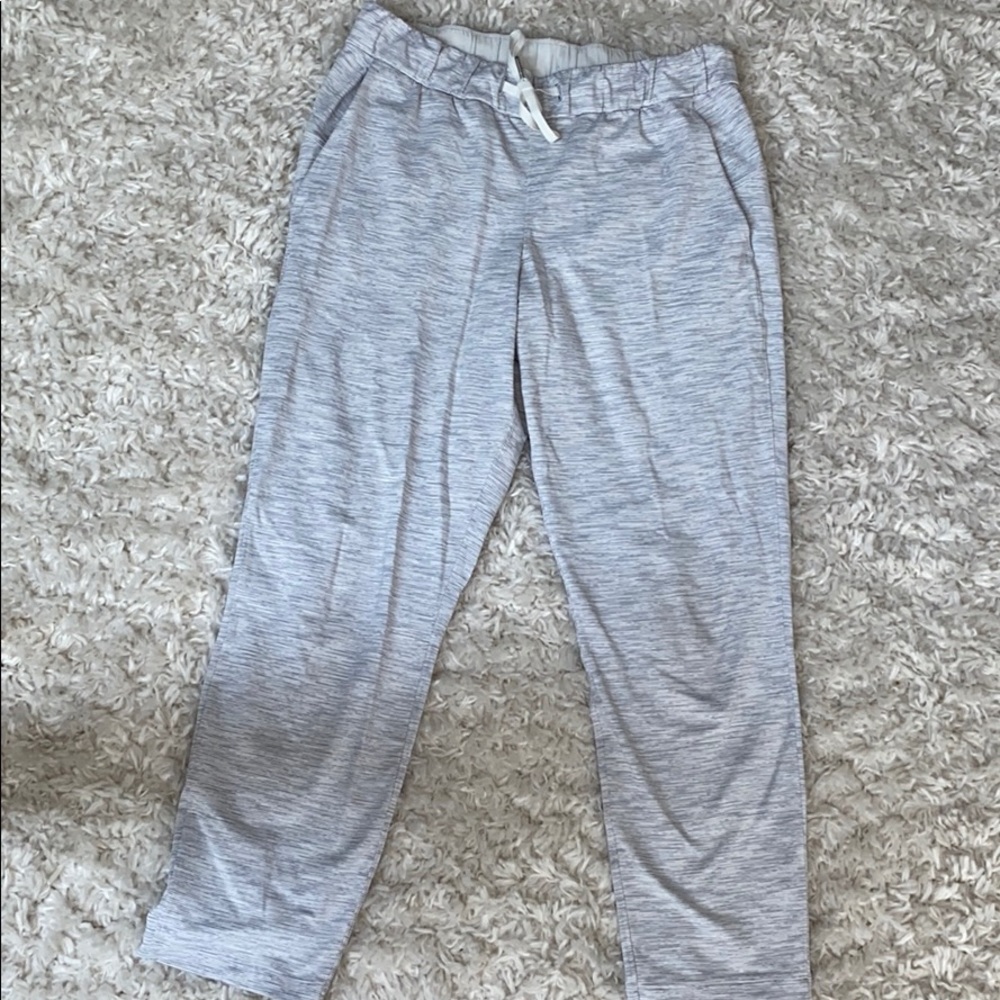 Lulelmon cropped drawstring pants